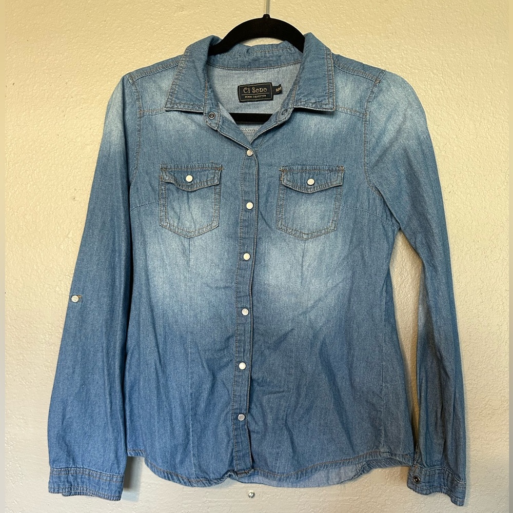 Women button up top